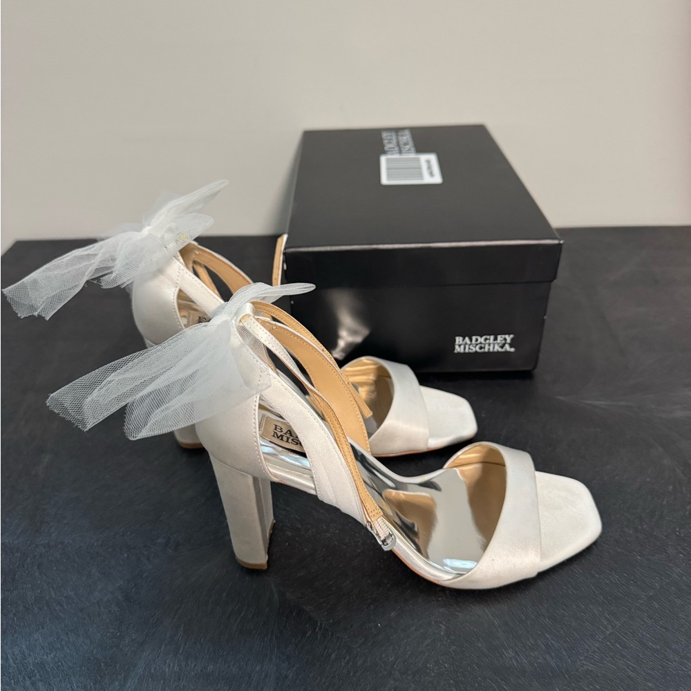 Badgley Mischka Ivory Satin Tulle Bow Block Heel Sandals
